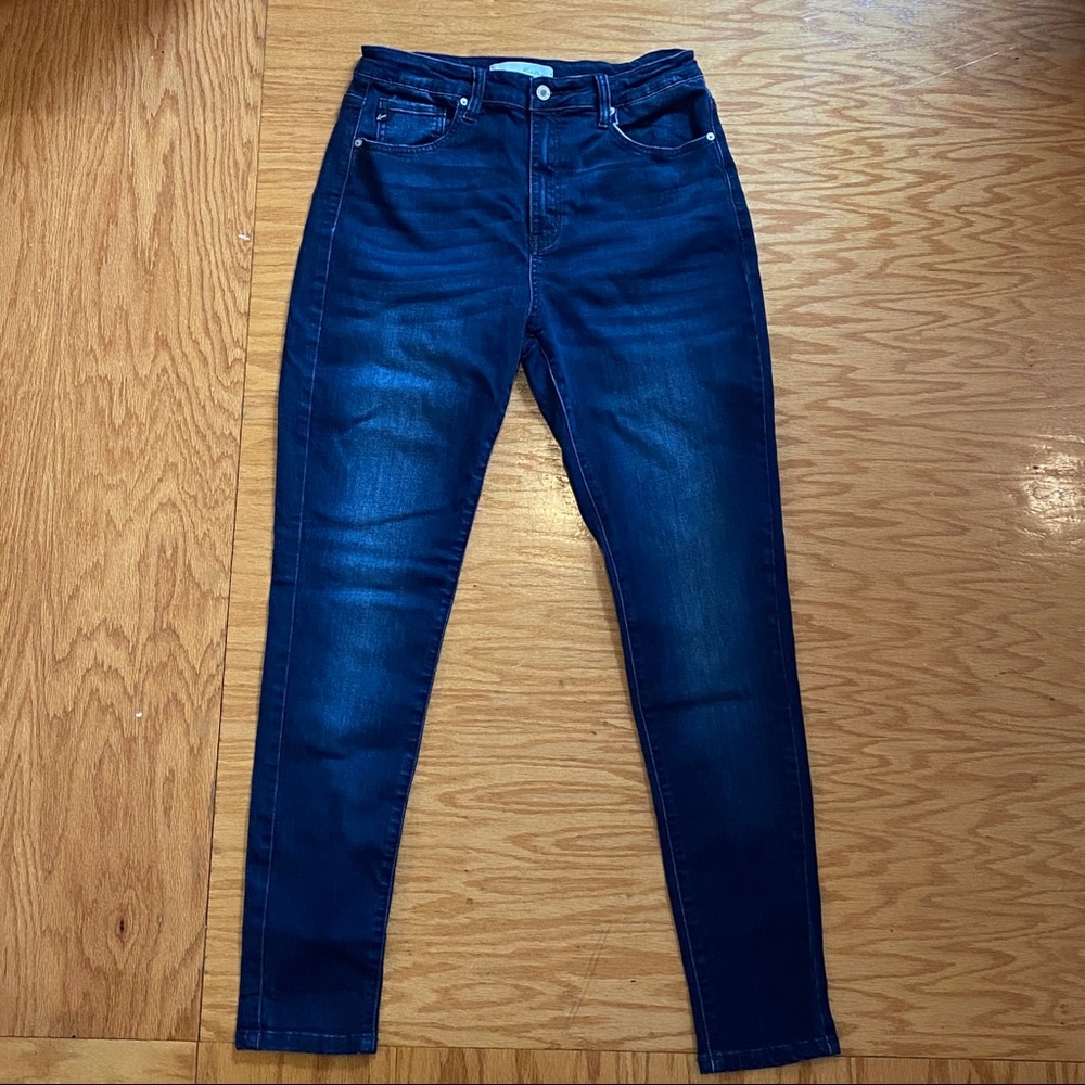 KanCan Curvy High-Rise Dark Wash Skinny Jean Size 30